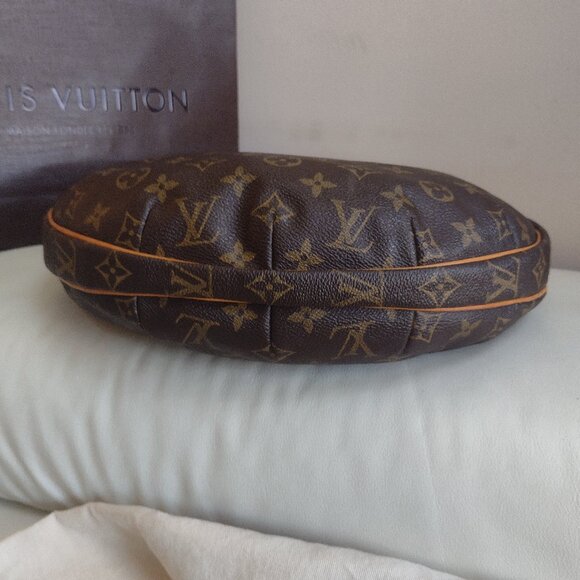 RARE Cute Authentic Louis Vuitton Crescent Bag๐น - Picture 6 of 13
